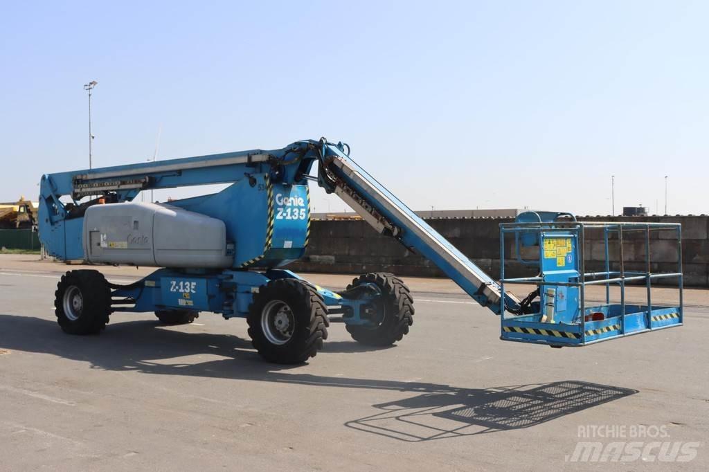 Genie Z135 Piattaforme a braccio articolato