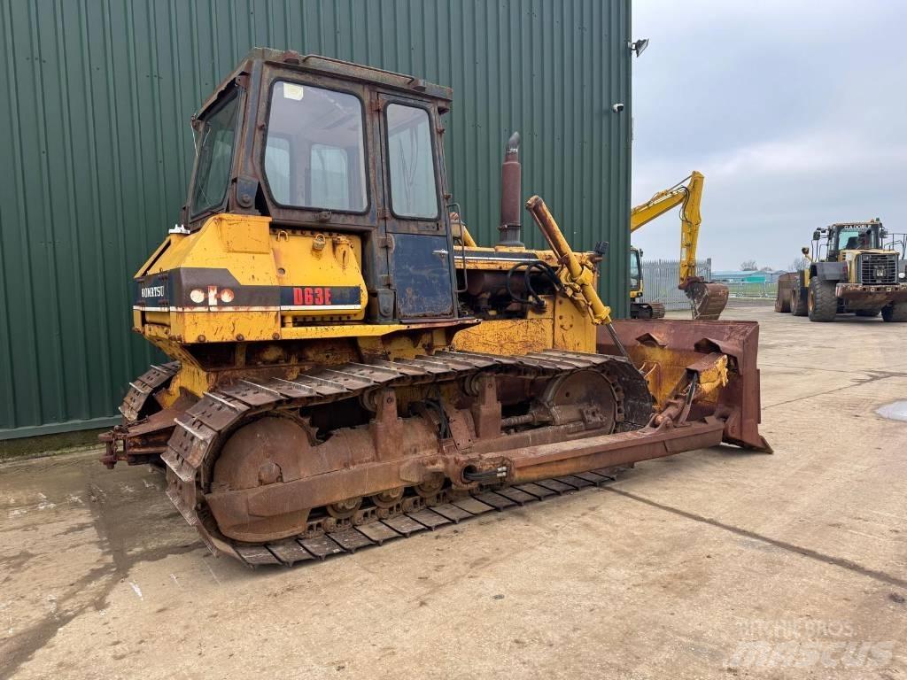 Komatsu D63E-1 Dozer cingolati