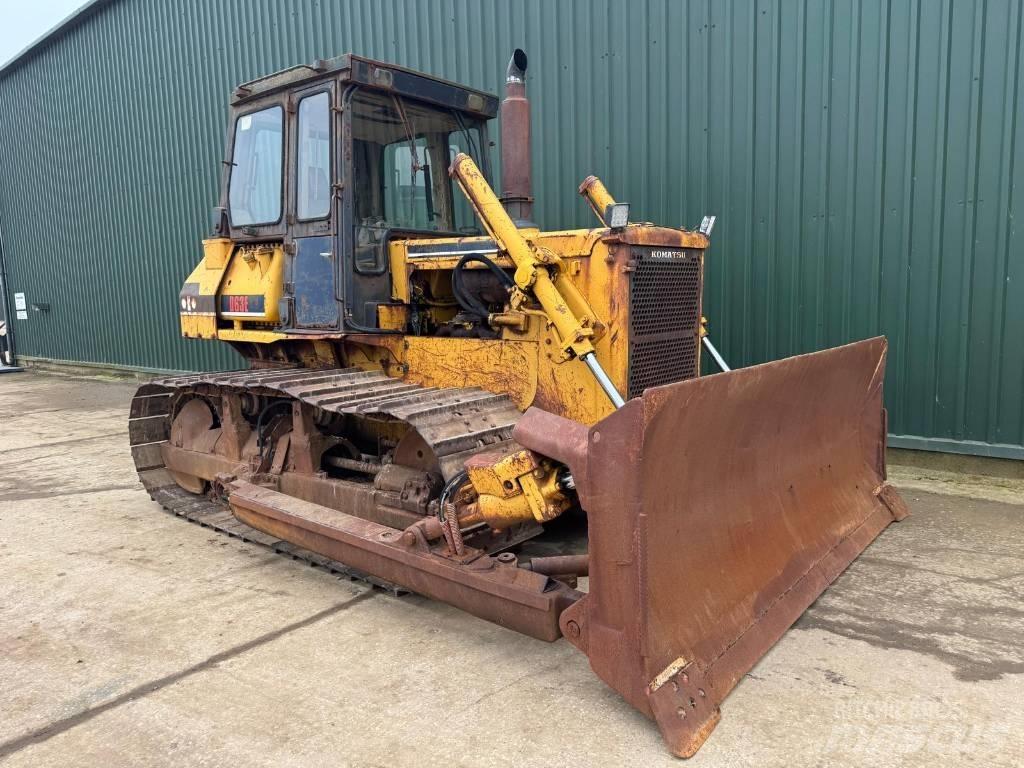 Komatsu D63E-1 Dozer cingolati