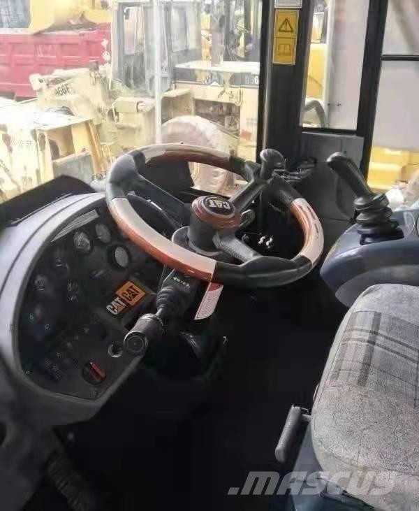 CAT 966 H Pale gommate