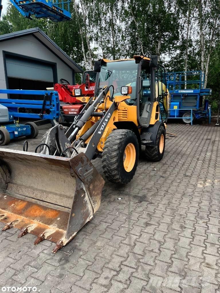 Volvo L 25 F Pale gommate