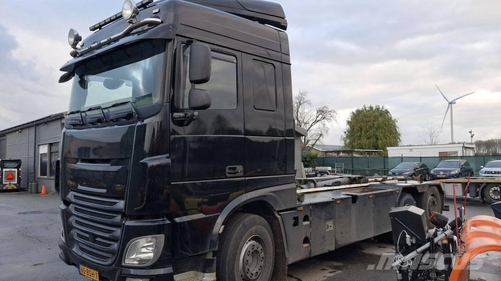 DAF XF 510 FAN Camion con gancio di sollevamento