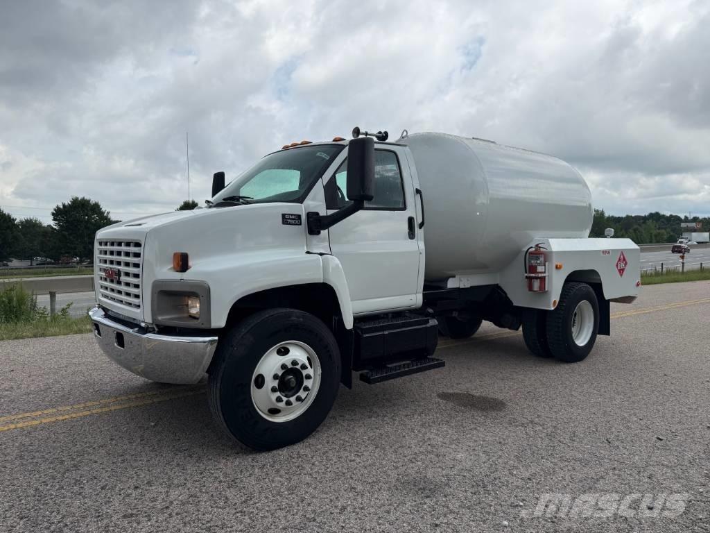 GMC C7500 Cisterna