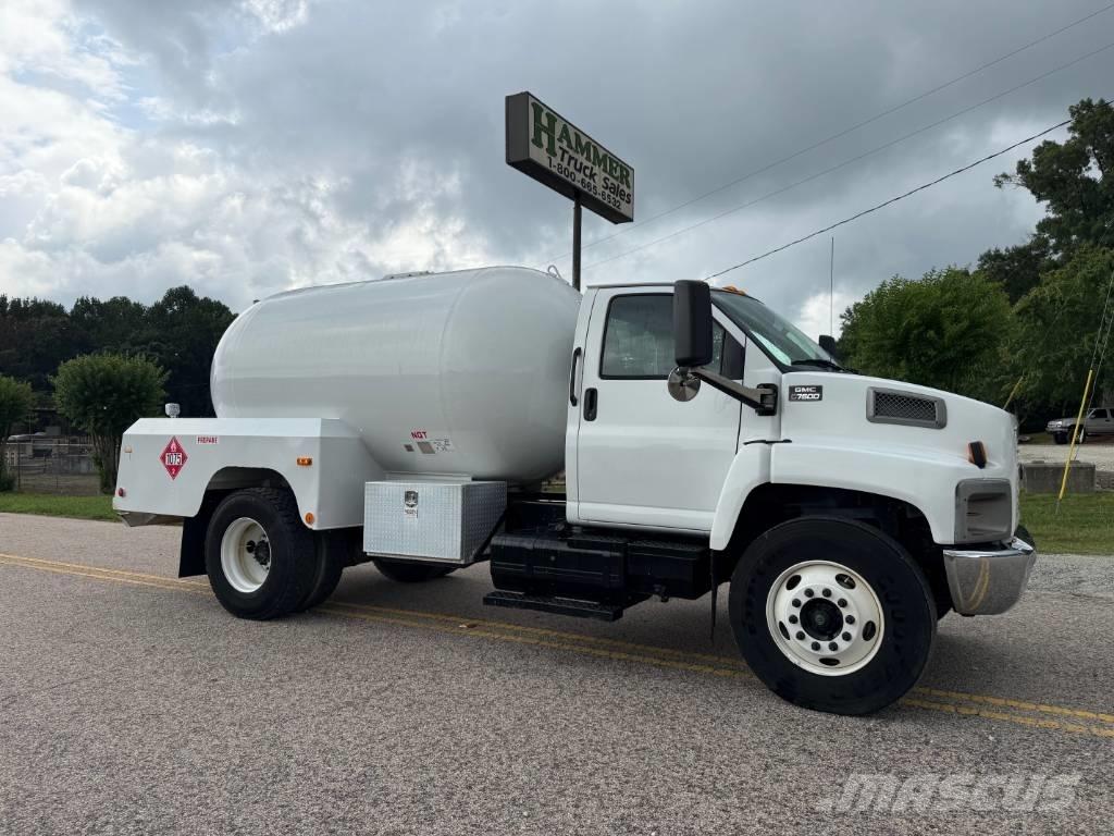 GMC C7500 Cisterna
