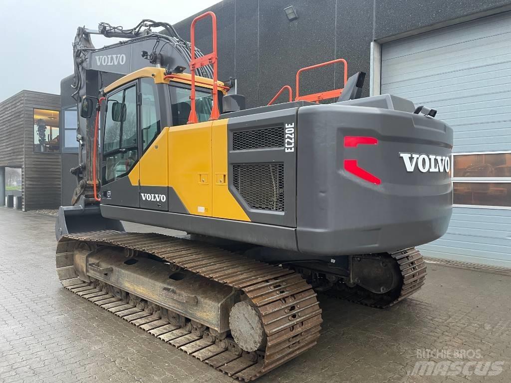 Volvo EC220E Escavatori cingolati
