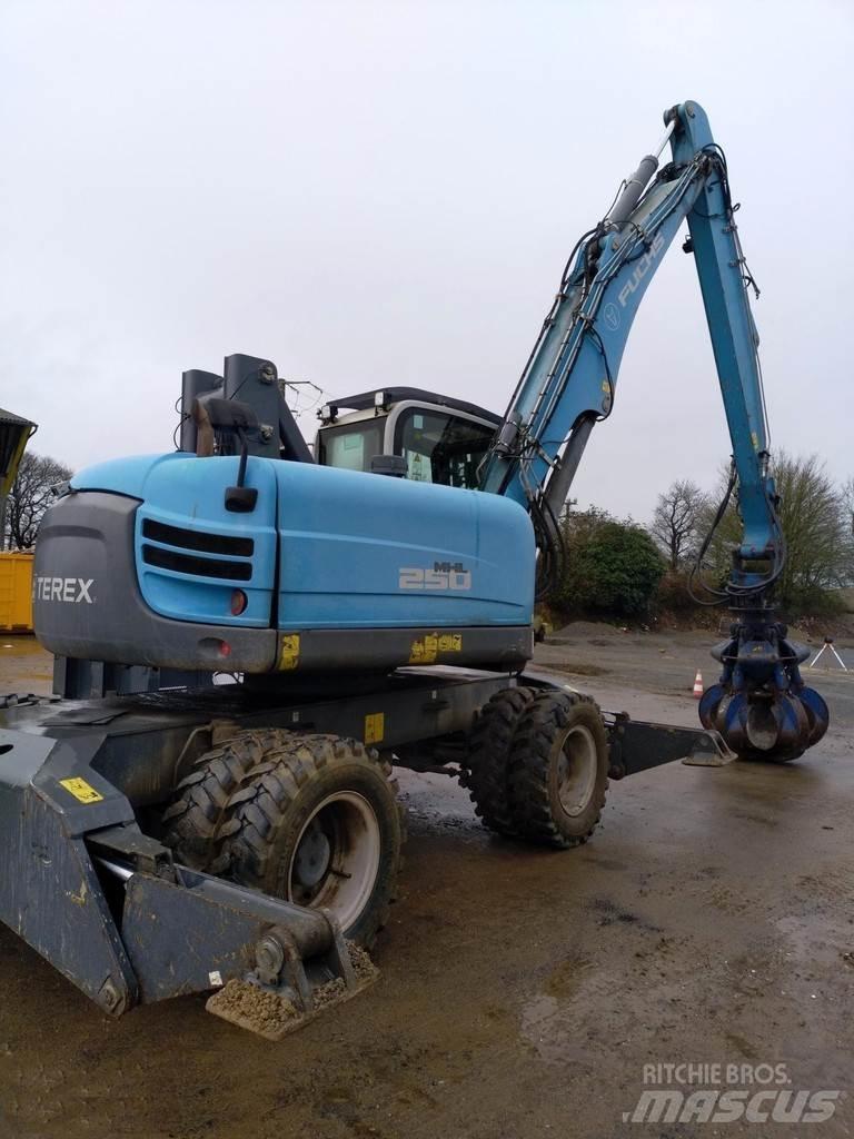 Fuchs MHL 250 E Escavatori speciali
