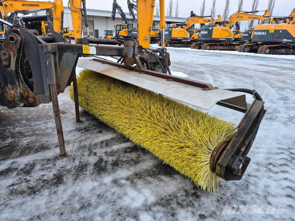 Salo 300 Avoharja Spazzole