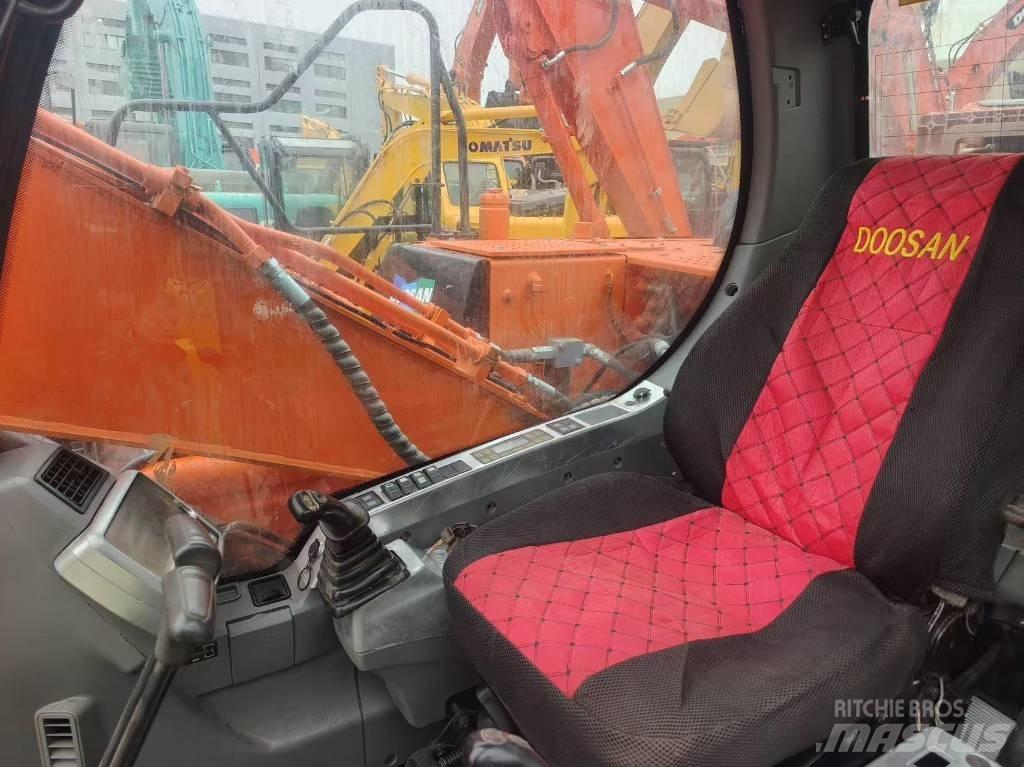Doosan DX 140 Escavatori cingolati