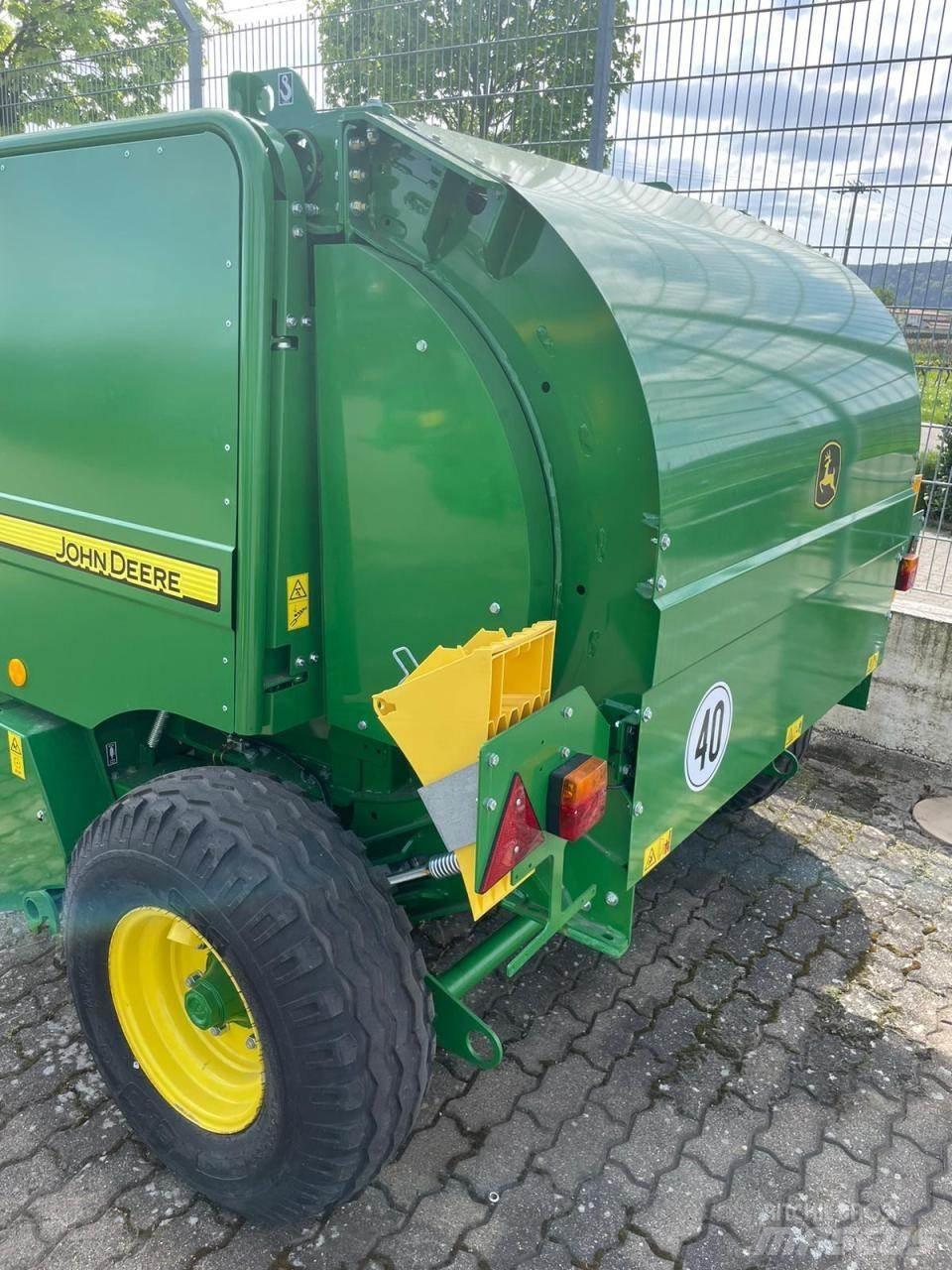 John Deere F440E Rotopresse