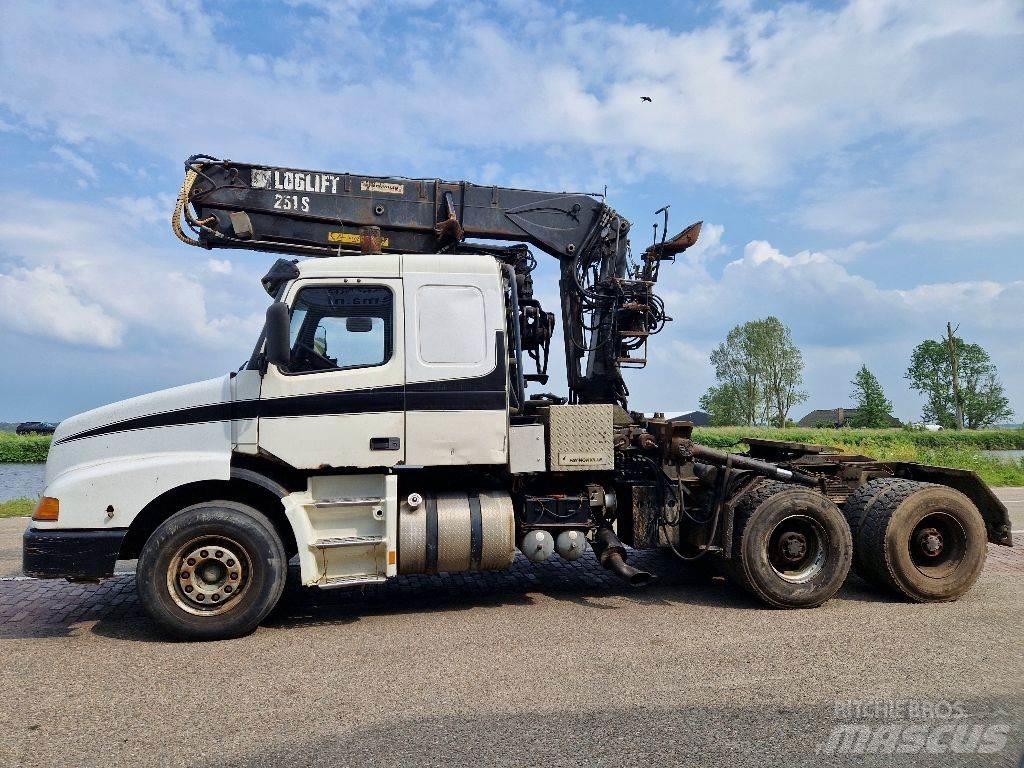 Volvo NH12.460 Motrici e Trattori Stradali