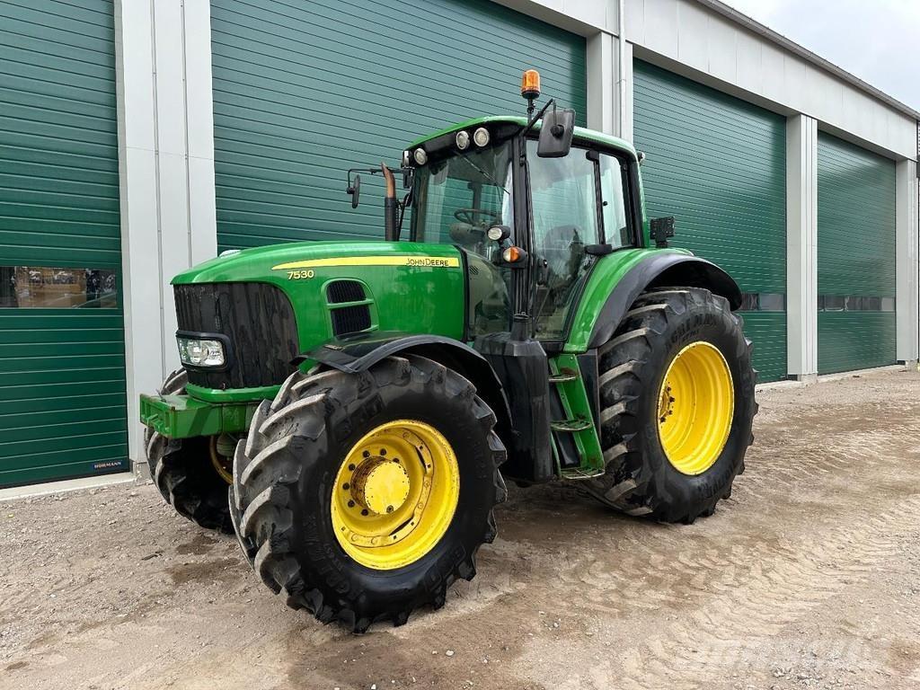 John Deere 7530 Trattori