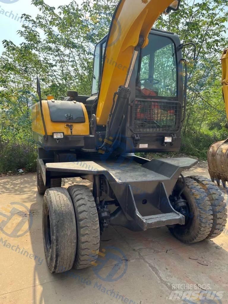 Xinyuan XYB75 Escavatori gommati