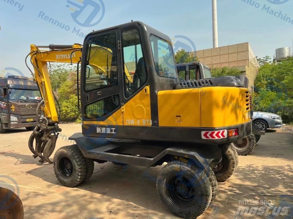 Xinyuan XYB75 Escavatori gommati