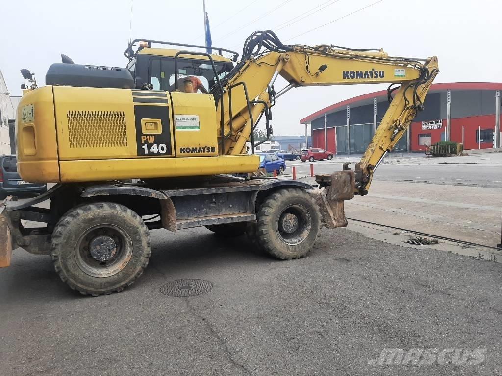 Komatsu PW 140-7 Escavatori gommati