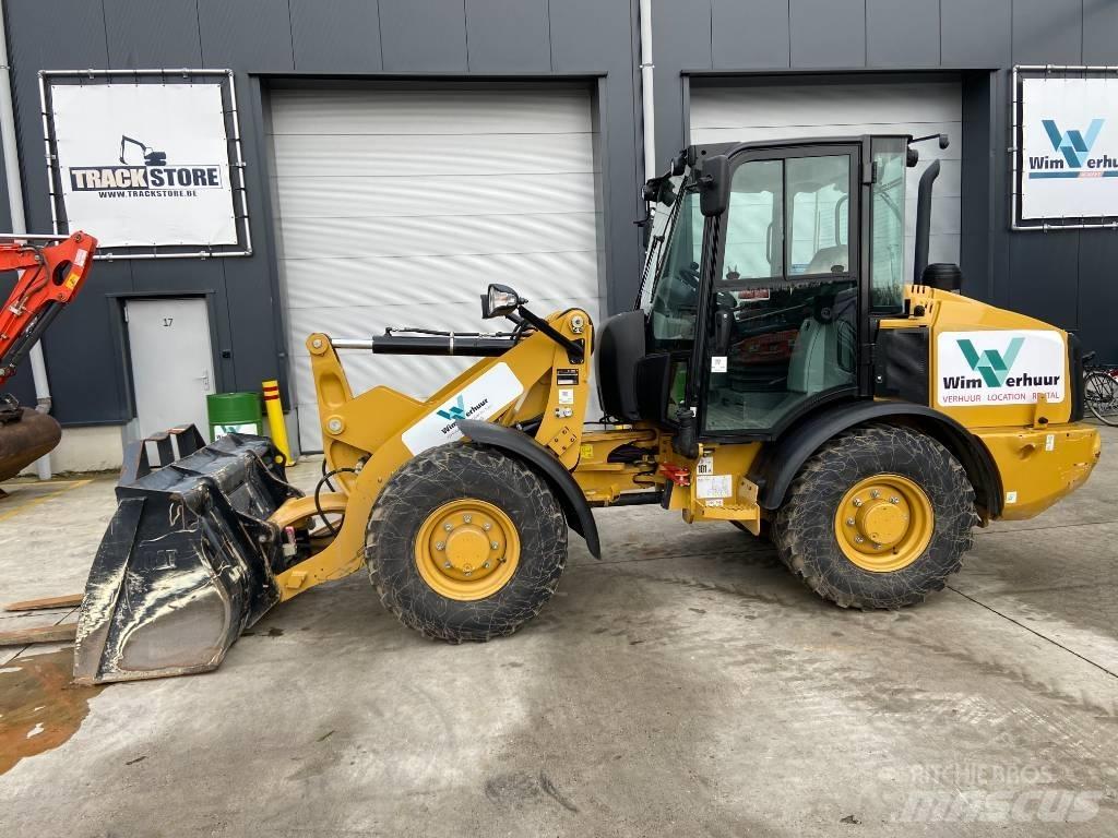 CAT 906 Pale gommate
