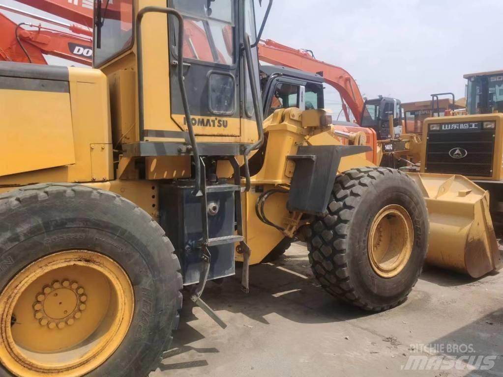 Komatsu WA 320 Pale gommate