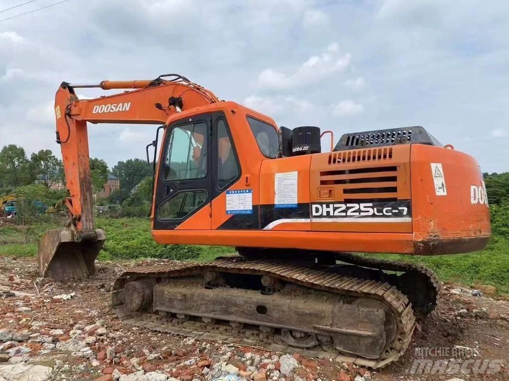 Doosan DH 225 LC-7 Escavatori cingolati