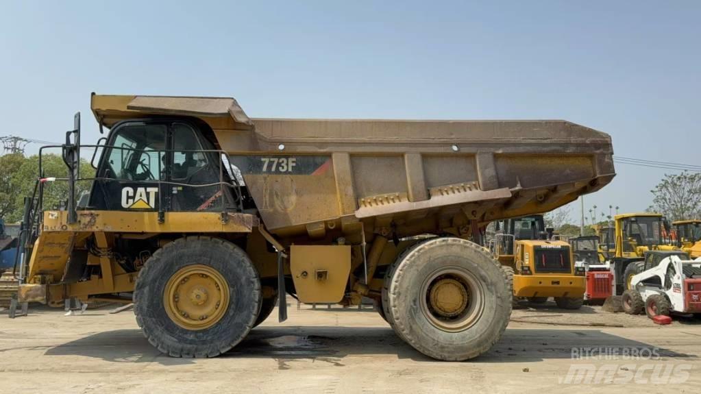 CAT 773 F Dumper a telaio rigido
