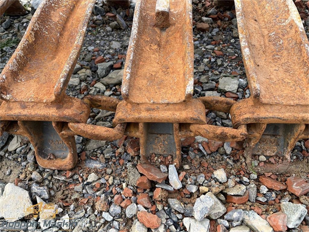 Clark ATF 600x26,5 Catene, cingoli e sottocarro