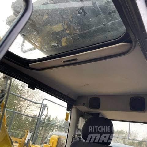 Komatsu PC210 LCI - 10 Trattori