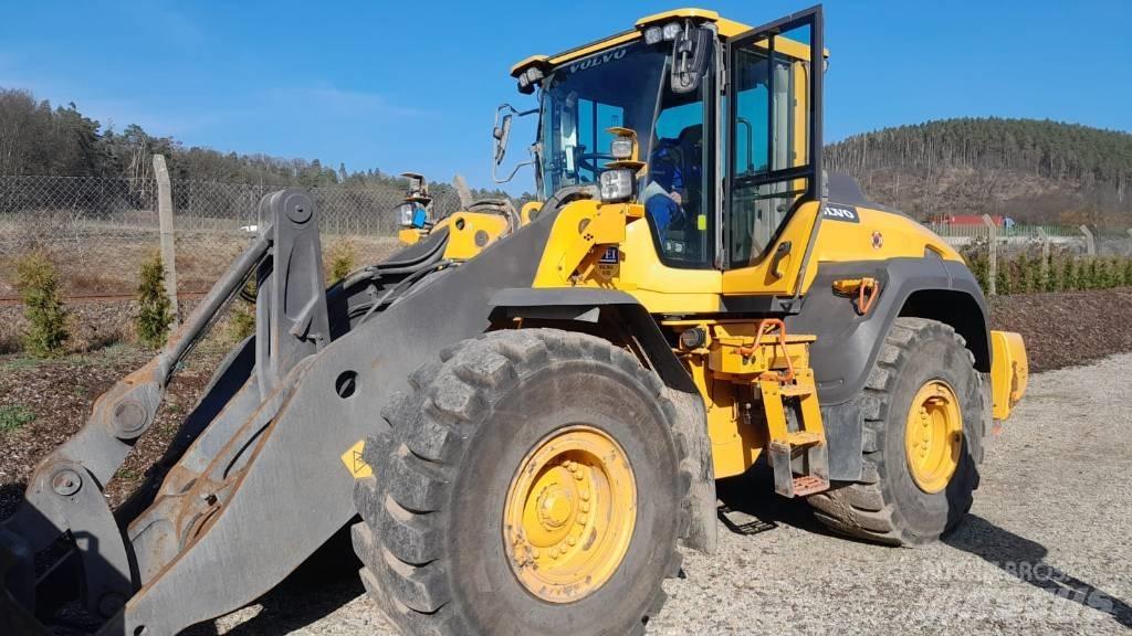Volvo L 120 H Pale gommate