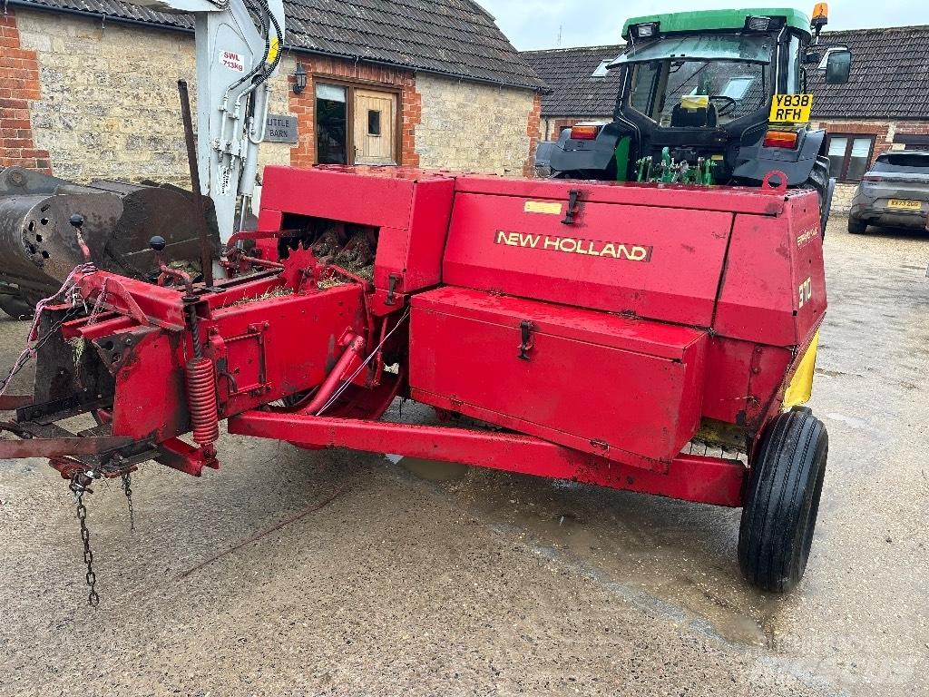 New Holland 370 Presse quadre