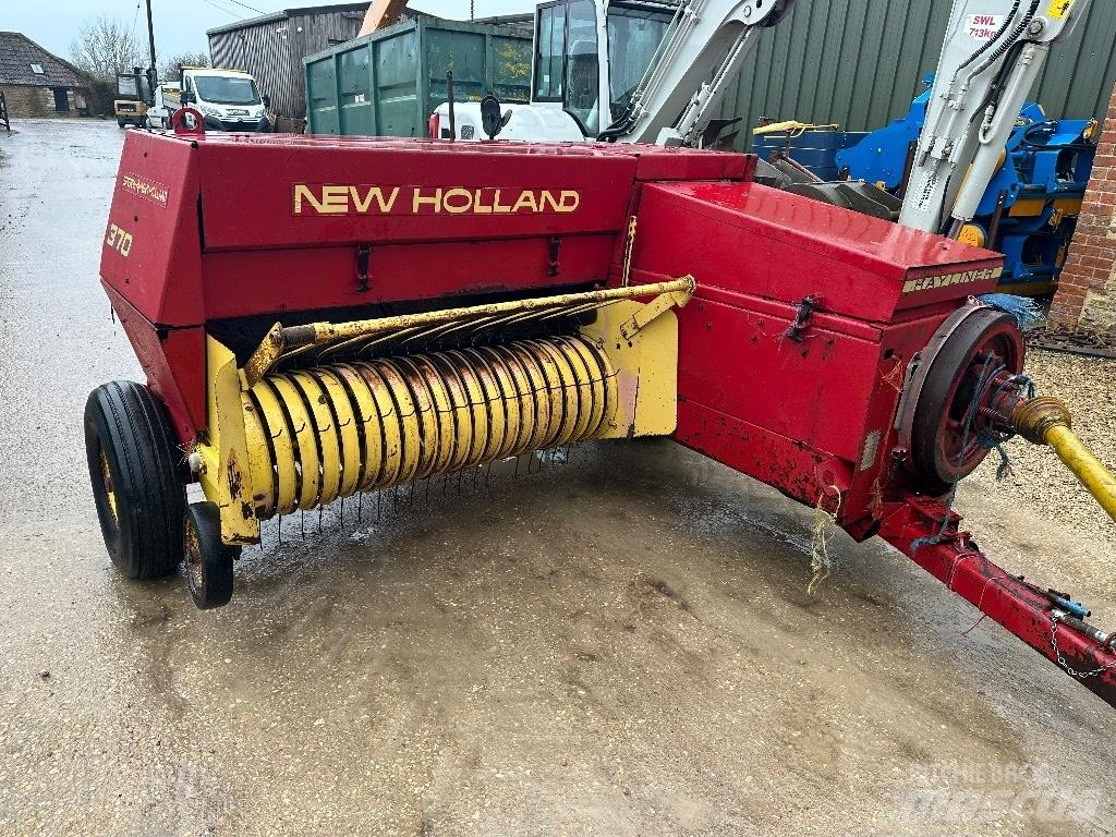 New Holland 370 Presse quadre