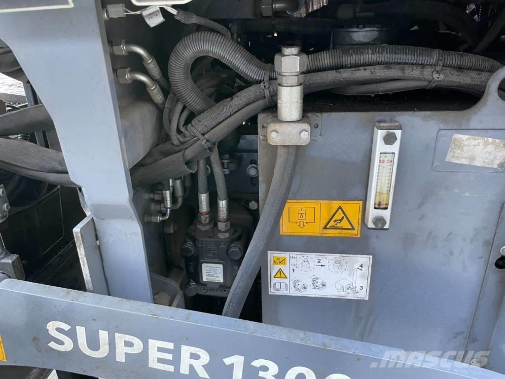 Vögele SUPER 1300-3I Finitrici