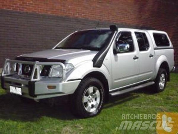Nissan NAVARA ST-X Furgone chiuso