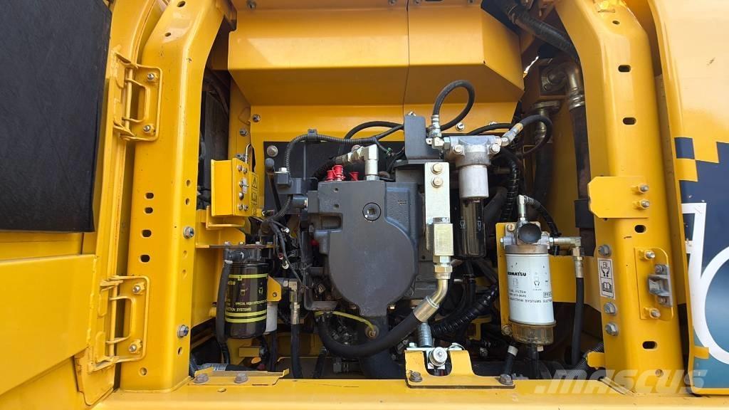 Komatsu HB 215 LC-3 Escavatori cingolati