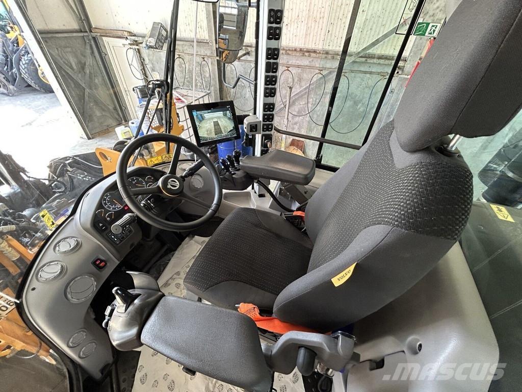 Volvo L120H Pale gommate