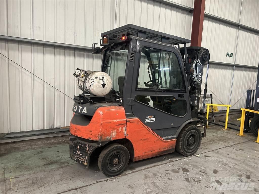 Toyota 02-8FGF25 Carrelli elevatori GPL