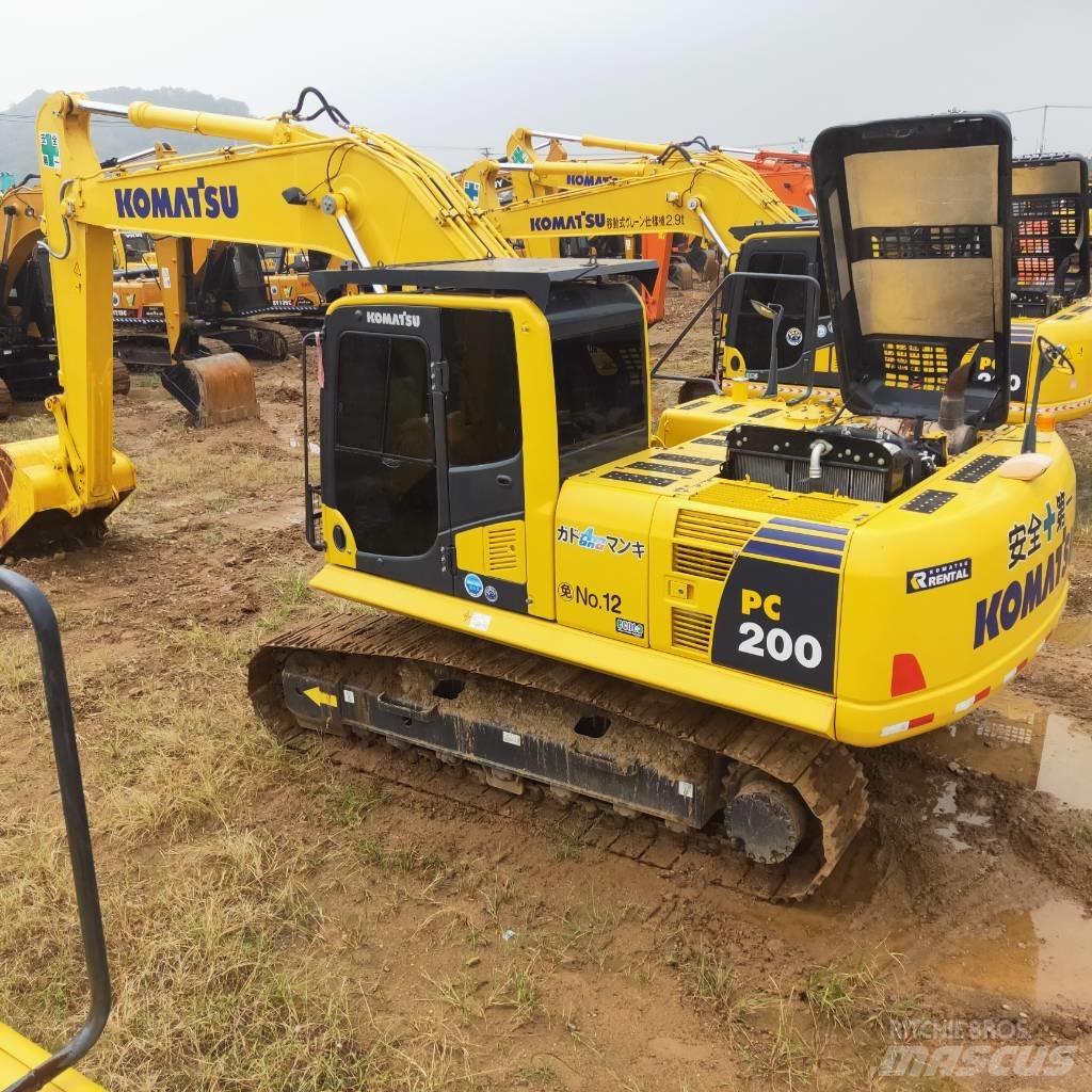 Komatsu PC200-8 Escavatori cingolati