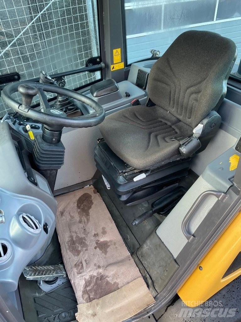 Volvo L28F Mini pale