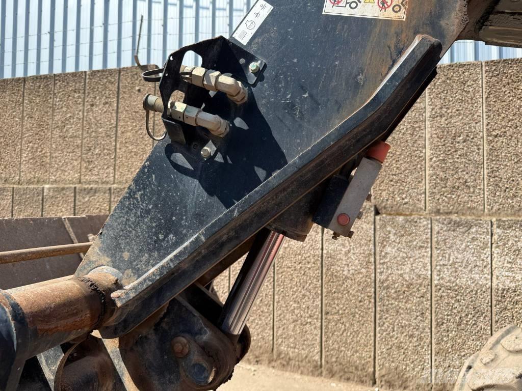 Manitou MT 733 Sollevatori telescopici
