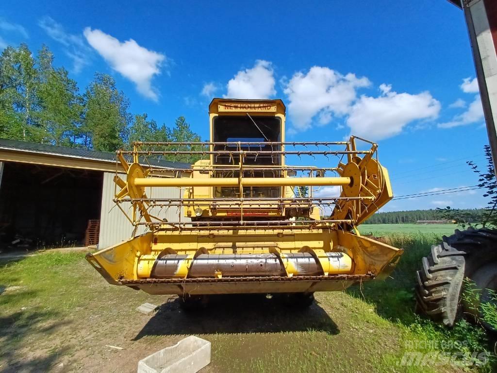 New Holland 8030 Mietitrebbiatrici