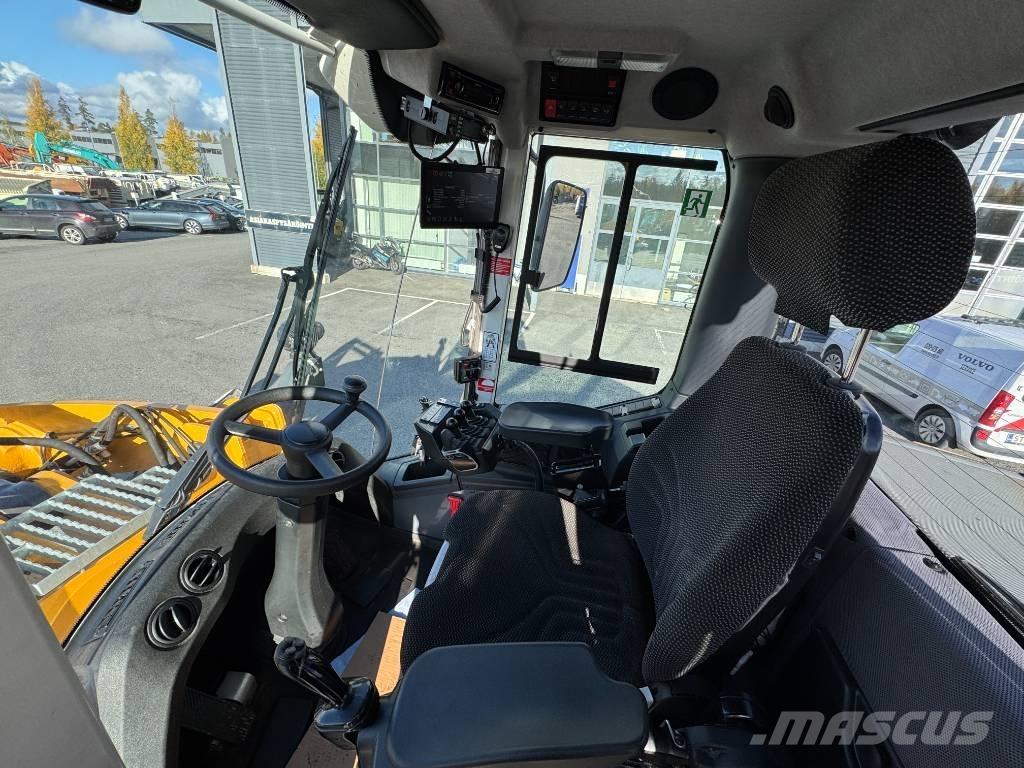 Liebherr L546 Pale gommate
