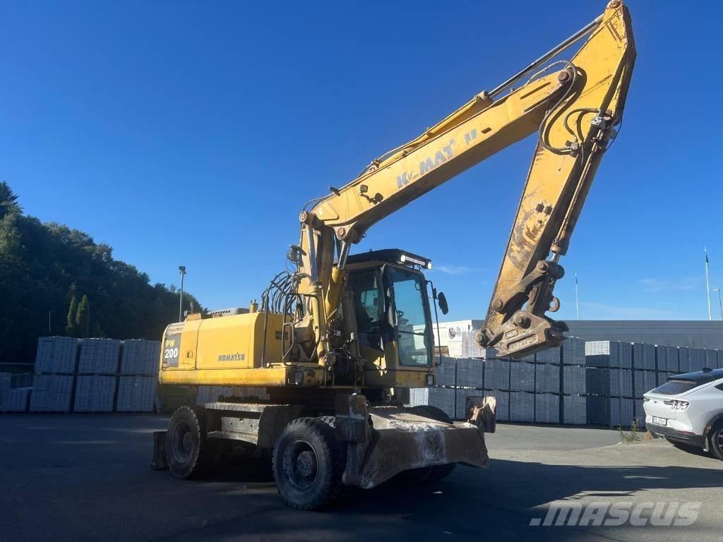 Komatsu PW 200-7 Escavatori gommati