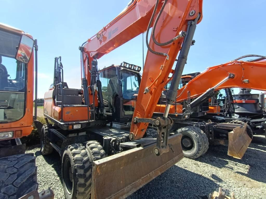 Doosan DX140W-5 Escavatori gommati