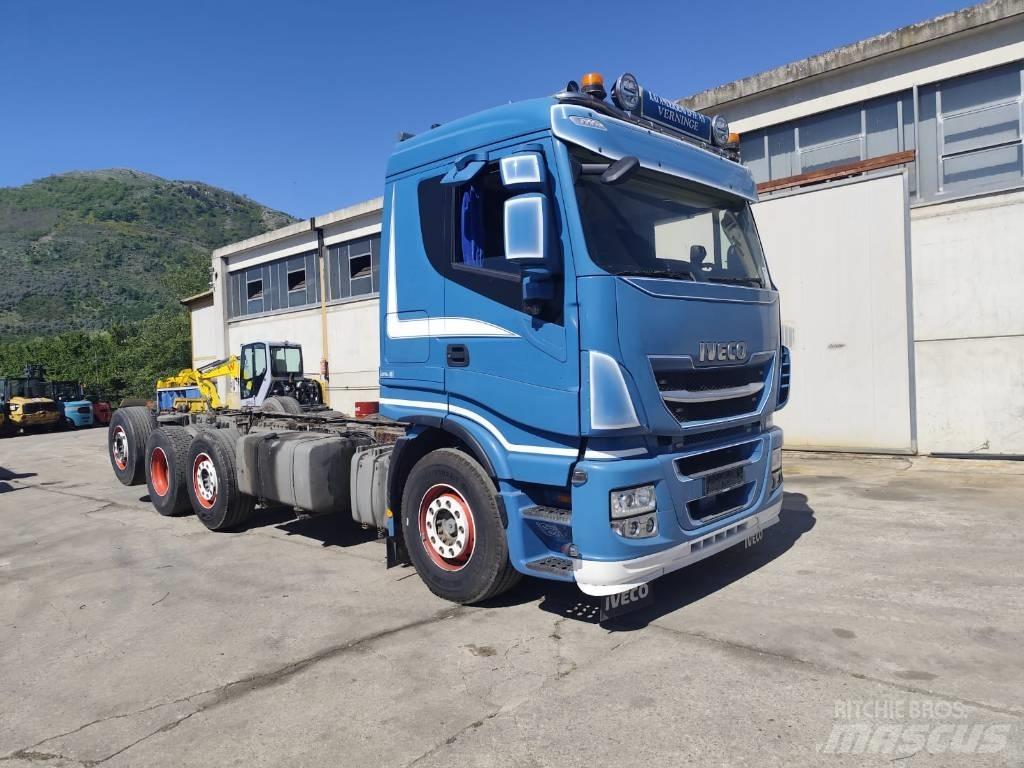 Iveco Stralis 320S50 Autocarro pianale / argano