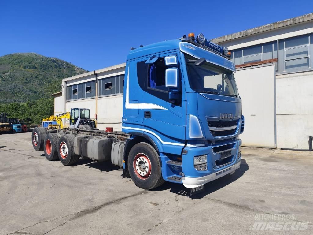 Iveco Stralis 320S50 Autocarro pianale / argano