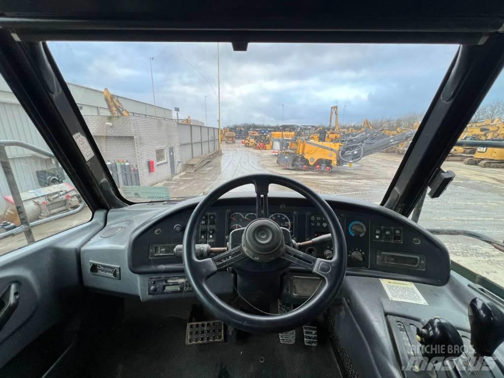 CAT 725 Dumpers articolati
