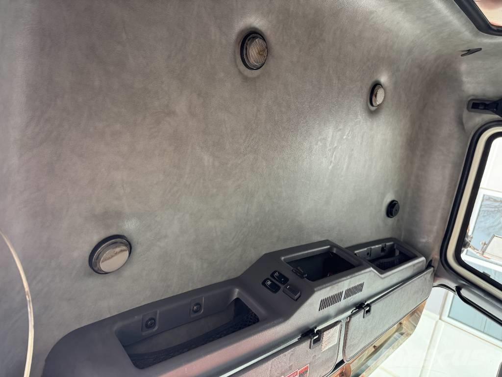 Mack GU813 Camion ribaltabili