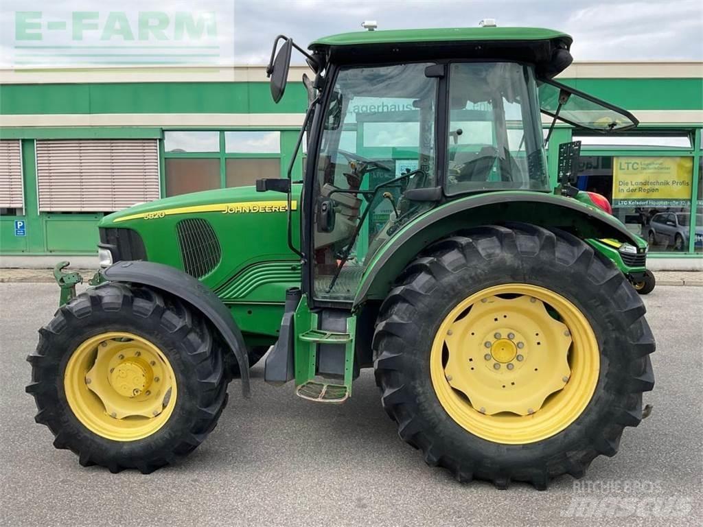 John Deere 5820 Trattori
