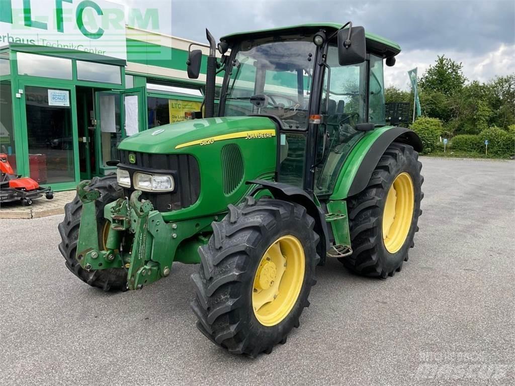John Deere 5820 Trattori
