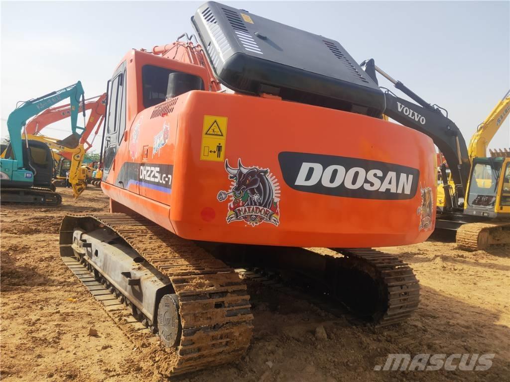 Doosan DH 225 LC-7 Escavatori cingolati