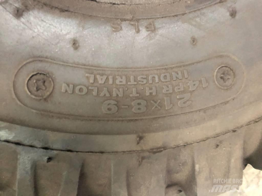 Bridgestone 21x8-9 Pneumatici, ruote e cerchioni