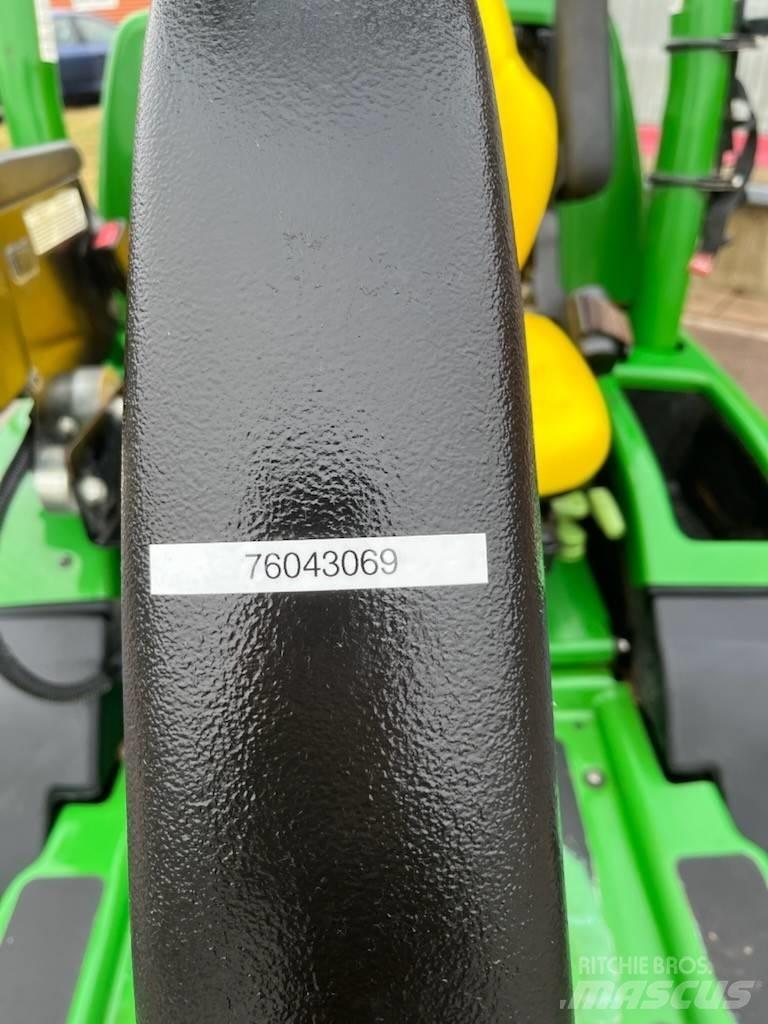John Deere 9009 Tosaerba professionali rough, trim e surrounds