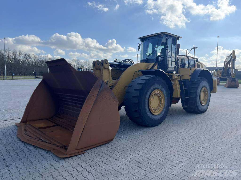 CAT 982M Pale gommate