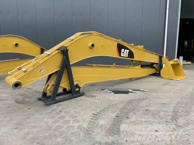 CAT 323D 15m Set Retroescavatori